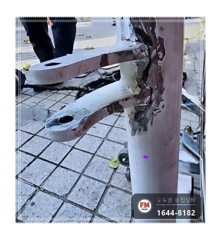 병원 스테인리스 의료용 침대 프레임 접합부 크랙 깊이 파내 알곤 보수 시공 사진 5