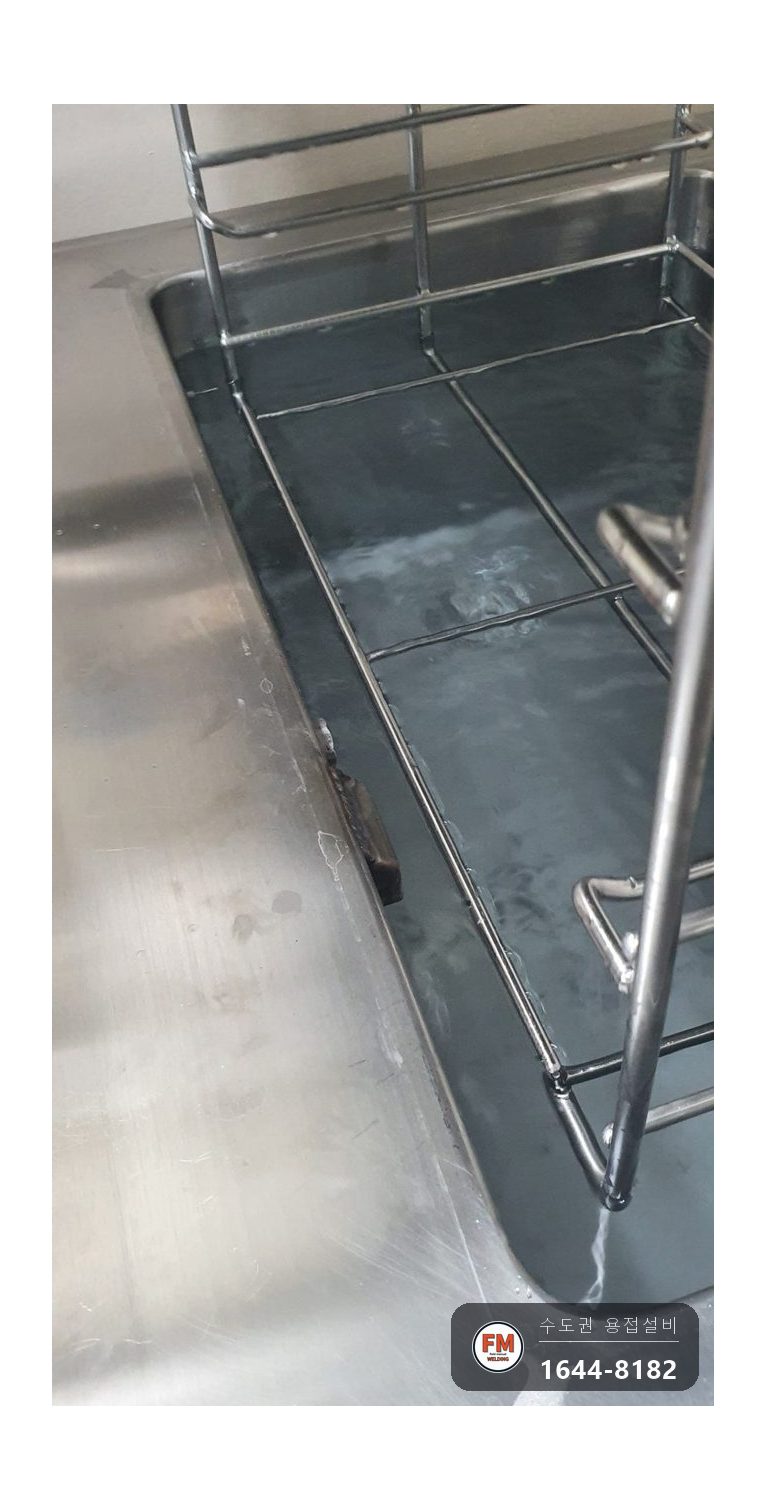 병원 스텐 초음파 세척기 토출구 가림 부속 탈락, 알곤 재용접 후 시운전 시공 사진 3