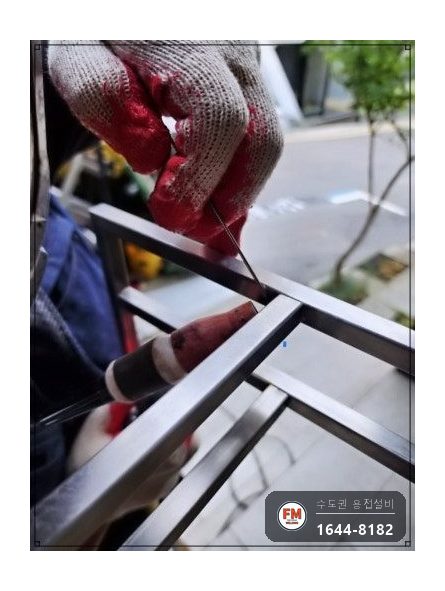 옷가게 드레스 행거 프레임 접합부 탈락 직각 알곤 보강 시공 사진 8