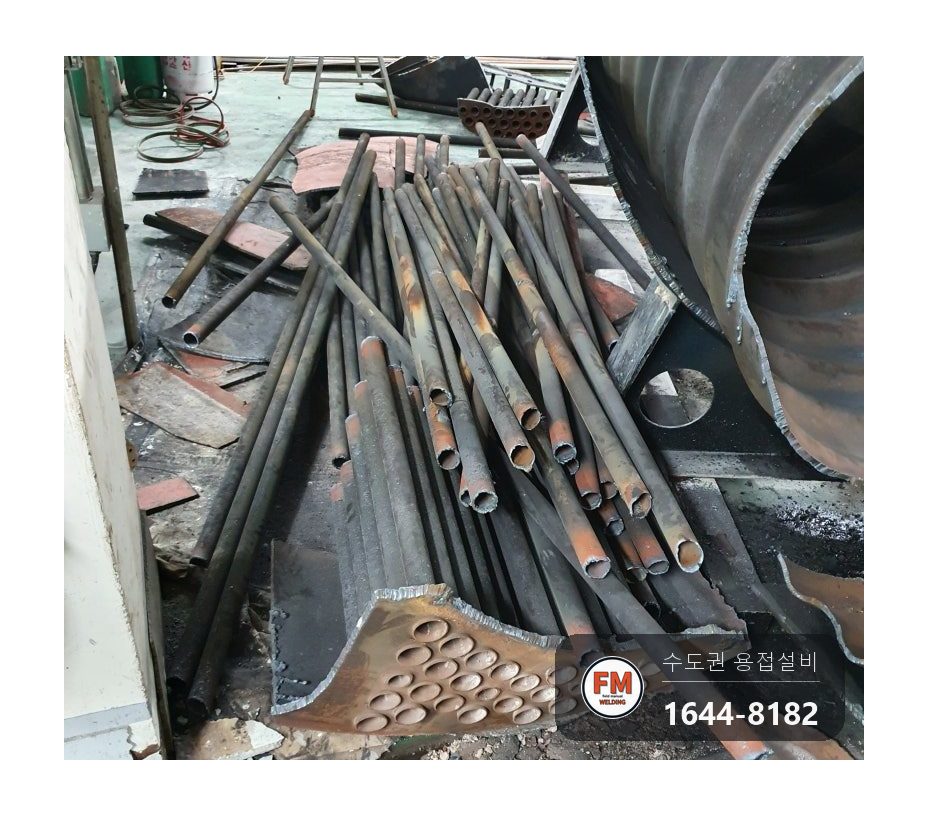 학교 기계실 대형 보일러탱크 반출 불가, 플라즈마·산소 절단 3등분 철거 시공 사진 31