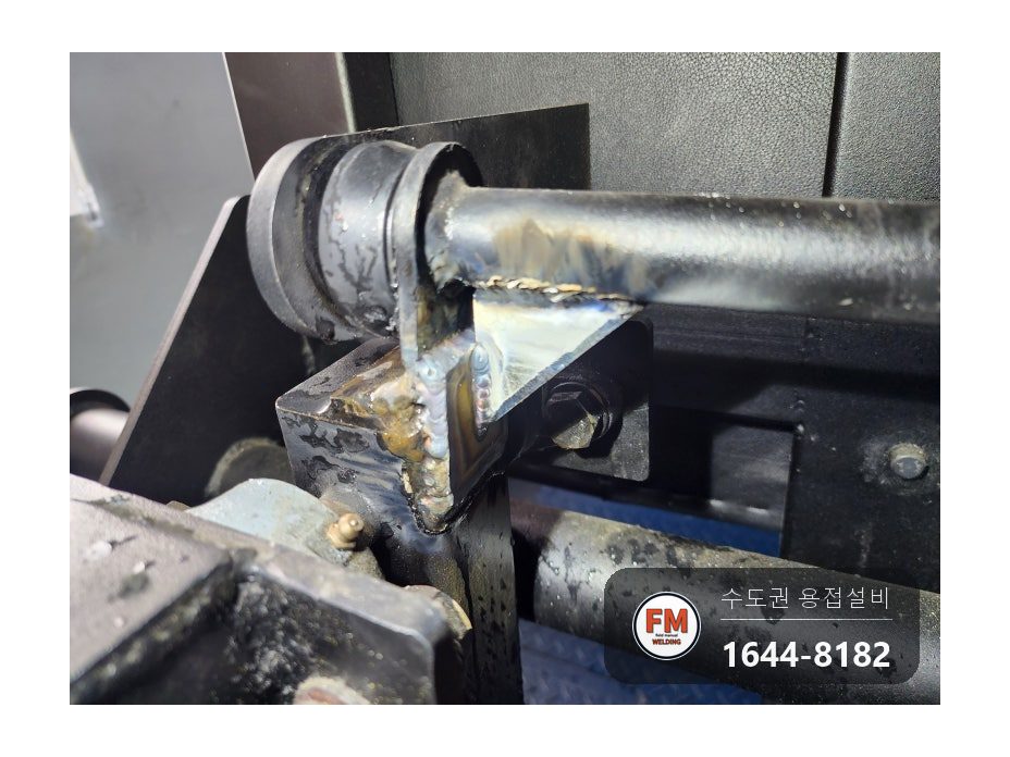 헬스장 운동기구 판재 리브 덧대기 보강용접 도색 수리 시공 사진 22