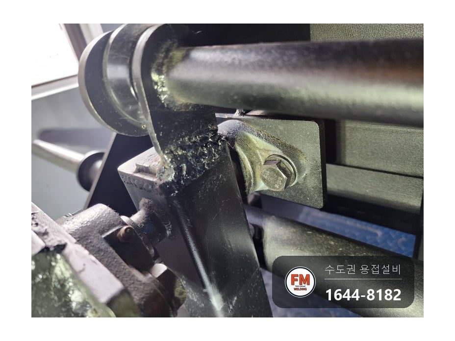 헬스장 운동기구 판재 리브 덧대기 보강용접 도색 수리 시공 사진 5