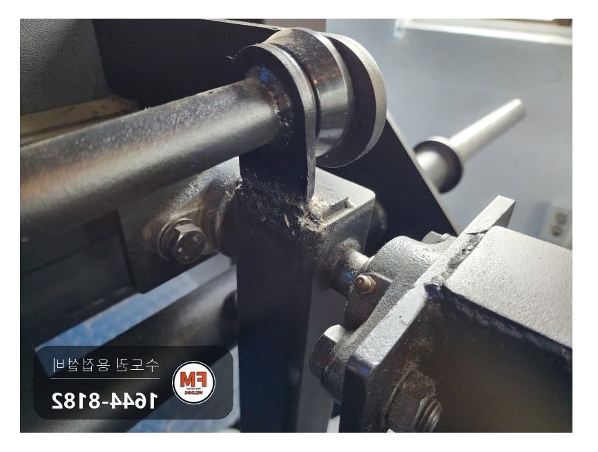헬스장 운동기구 판재 리브 덧대기 보강용접 도색 수리