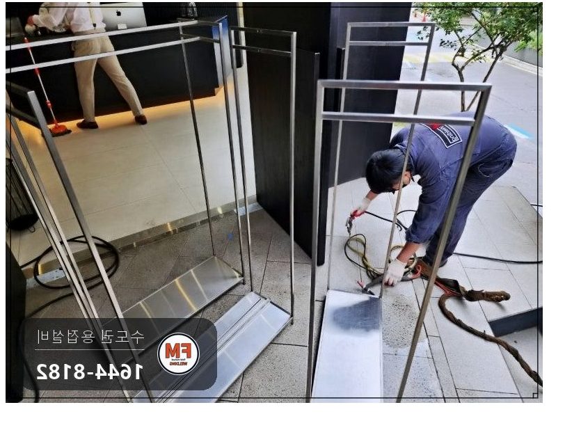 옷가게 드레스 행거 프레임 접합부 탈락 직각 알곤 보강