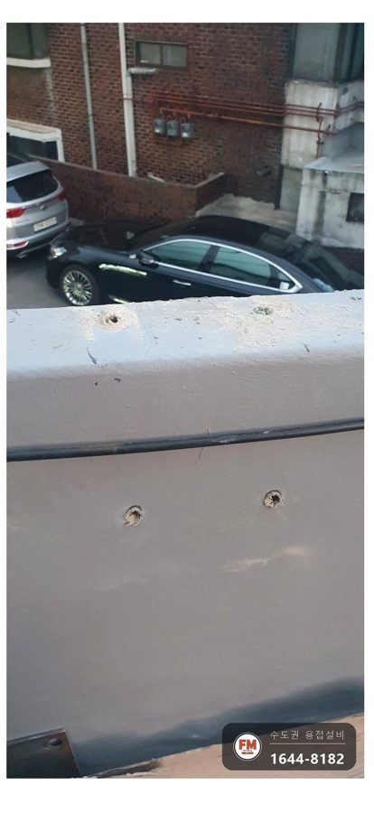 옥상 지붕 흔들림 기둥 보강 벽 앵커 베이스판 아연도금관 용접